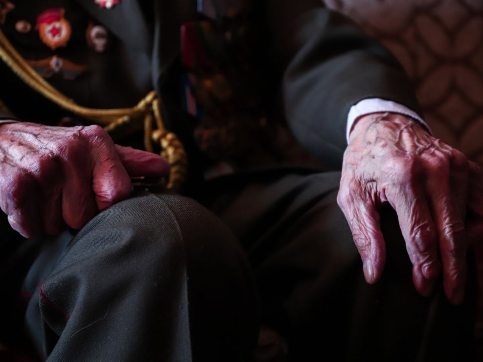 Ветеранам Нижнего Тагила вручили почетные звания. Видео