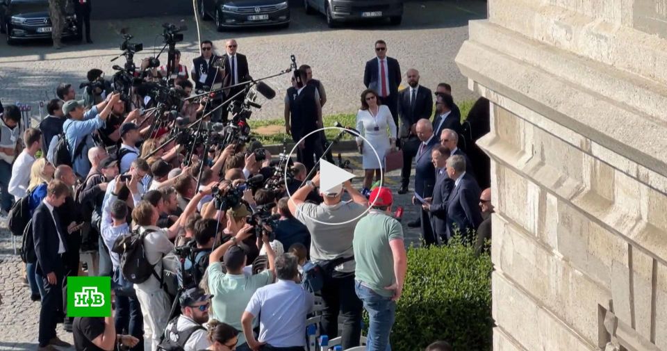 За переговорами в Стамбуле следили почти 400 журналистов со всего мира