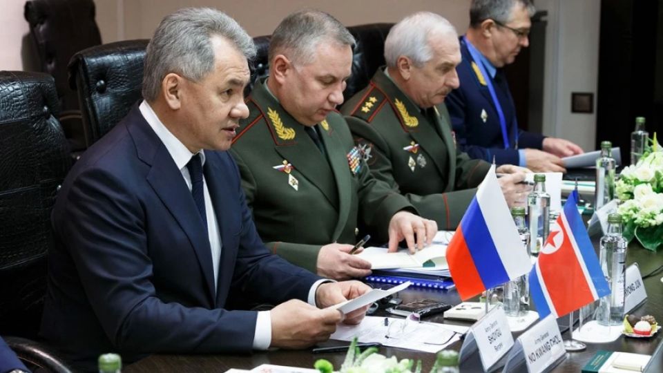 Шойгу в Пхеньяне: По поручению Путина встретится с Ким Чен Ыном