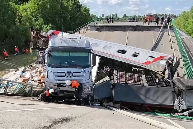 МИД КНР призвал стороны конфликта на Украине проявлять максимальную сдержанность