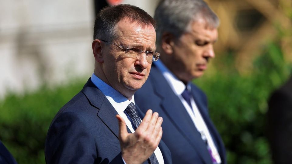 Мединский: Контакт с Киевом по гумвопросам налажен, мяч на стороне Украины