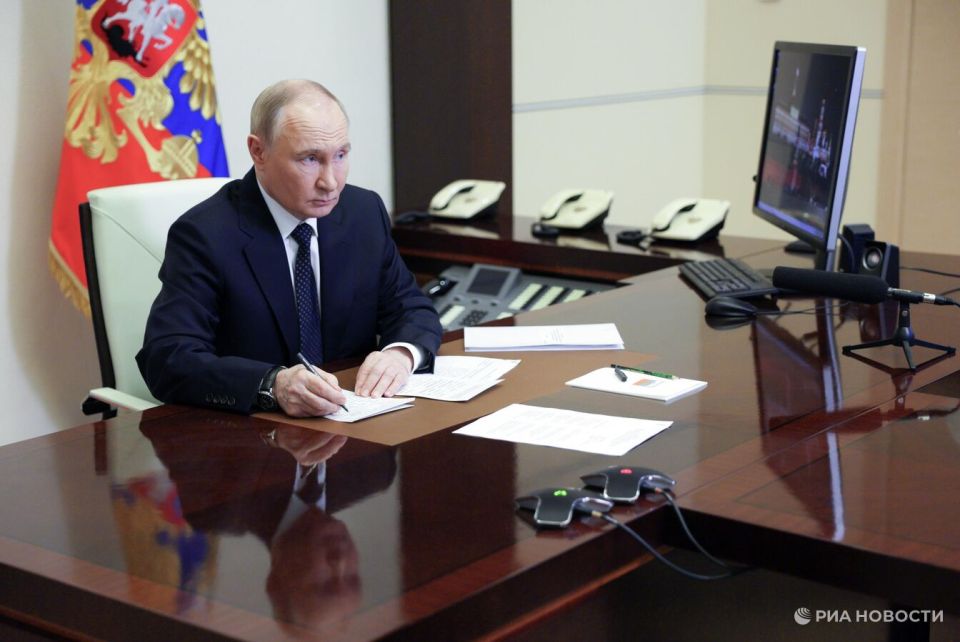 Путин спросил Мединского о комментариях Киева по составу делегации