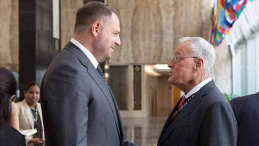 Трамп негодует: в США недовольны террористической атакой Украины на авиабазы в России