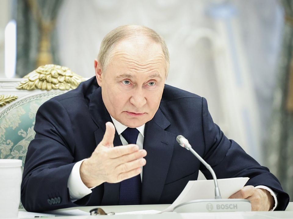 Политолог раскрыл, кому и что Путин хотел показать разговором с Папой Римским