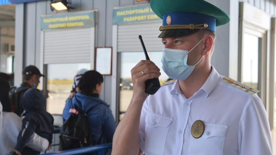 Некоторых украинцев не пустили в Россию из-за удаленных данных в телефоне