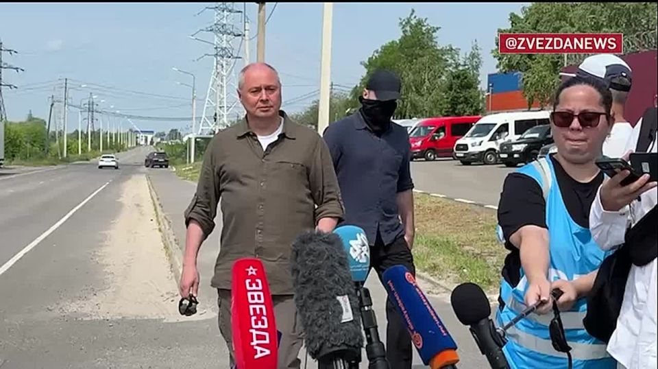 Возвращение украинской стороне тел погибших солдат является сугубо гуманитарной акцией, а не политизированным решением — Минобороны