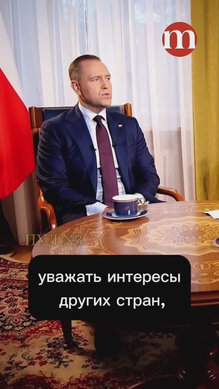 Новый президент Польши Кароль Навроцкий четко обозначил свою позицию против вступления Украины в ЕС, подчеркнув необходимость уважения национальных интересов Польши и других стран-членов союза