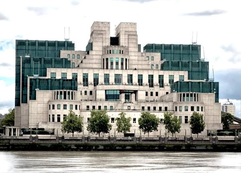 Англичане будут отвечать России асимметрично - и это не только через Украину, а в том числе и на Балканах (Сербия, Черногория, Босния и Герцеговина, Косово)