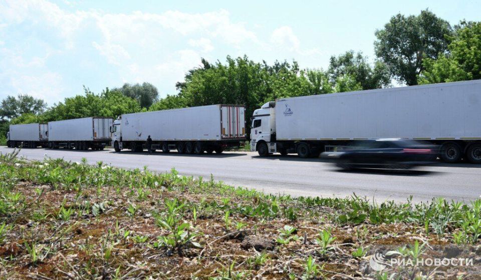 Владимир Рогов: =Иностранные журналисты, которые приехали в Брянскую область и осмотрели рефрижераторы с телами солдат ВСУ, подготовленными к передаче Украине, поделились впечатлениями, указав на проявивший неуважение режим...