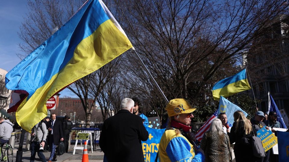 КМИС: На Украине возросло число желающих отказаться от территорий ради мира