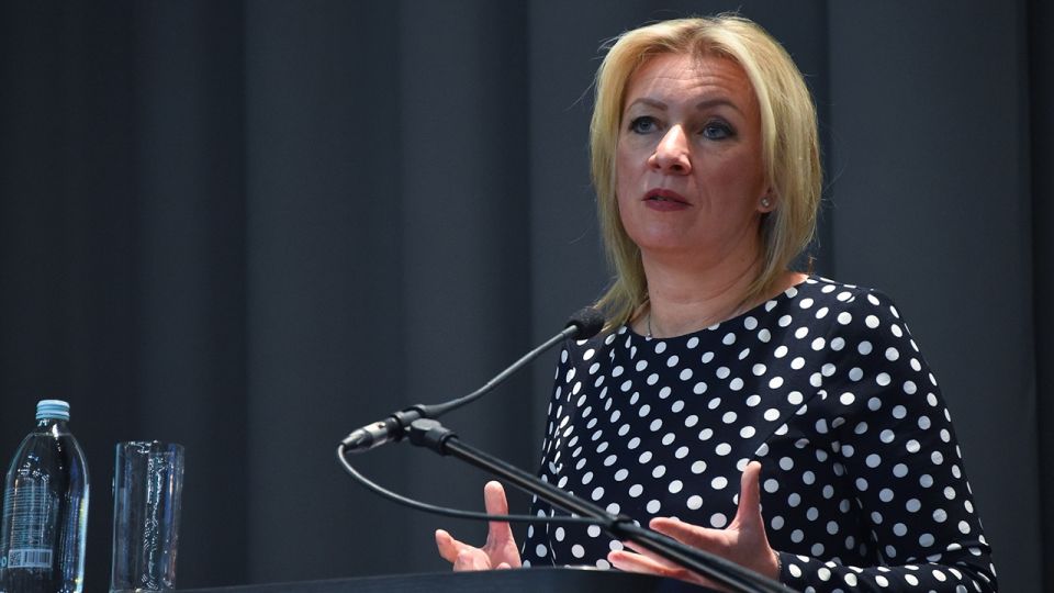 Захарова: отказ Киева забирать тела говорит о его неонацистской сути