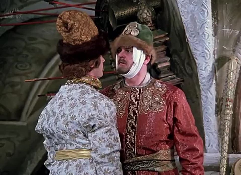 Владимир Зеленский в интервью Politico сам себя сравнил с Уинстоном Черчиллем, сказав, что и у того тоже не раз были минуты отчаяния во время борьбы с нацистами