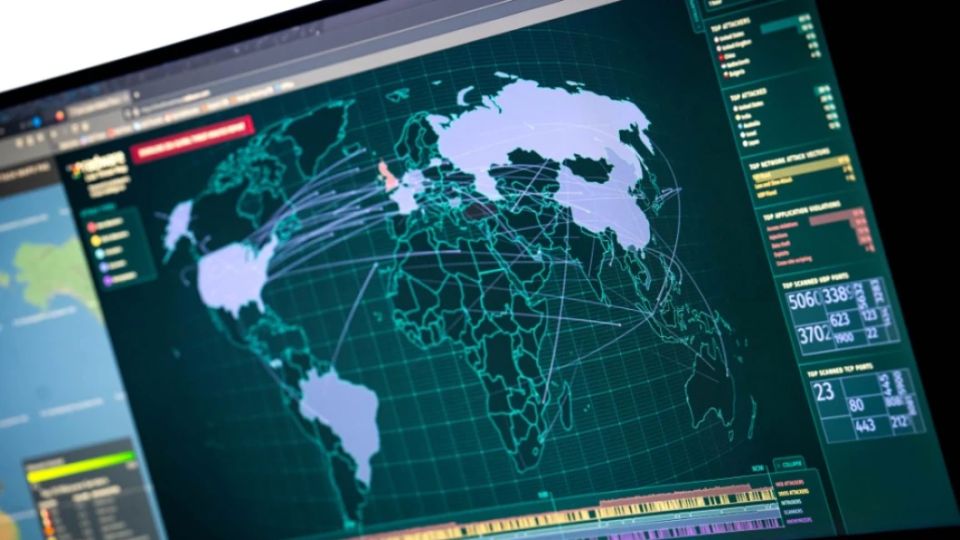 Кибератаки не прекращались: Шеф Пентагона признал операции против России