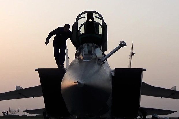 ВС РФ атаковали аэропорт «Жуляны» в Киеве, опубликованы кадры последствий ударов