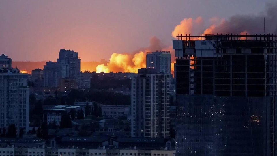 Эксперт Подоляка: ВС РФ накрыли крупнейший склад боеприпасов ВСУ