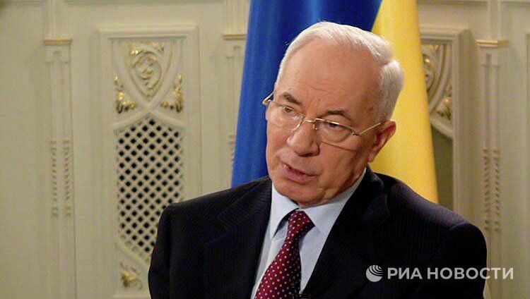 Азаров оценил передачу тел шести тысяч боевиков ВСУ Киеву