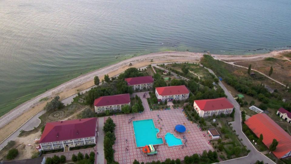 На морском побережье Дагестана восстанавливают детские лагеря