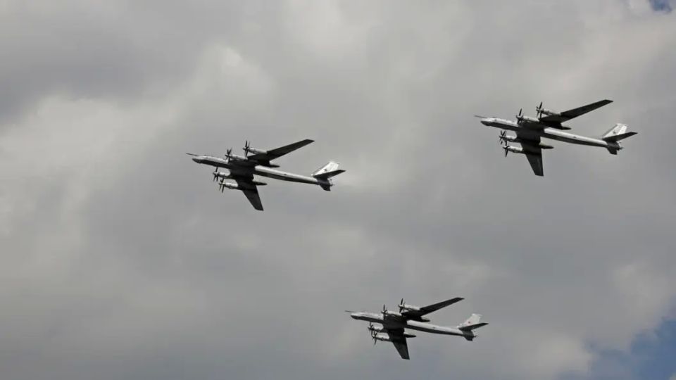 "Видали? Это стратегическая авиация": Русские подловили противника. В воздух подняли "гигантов"