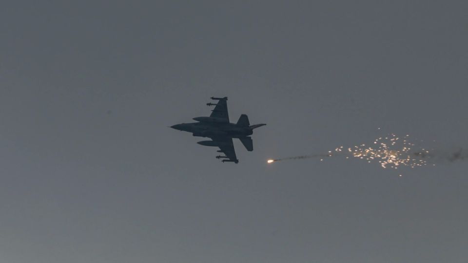 �� ������� ������: �� ������ ��������� 500 ���� � �����. ������� F-16. ������������ ������������