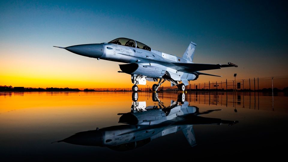 ��������� ���� ������� ������� � ������ ��� ������ F-16
