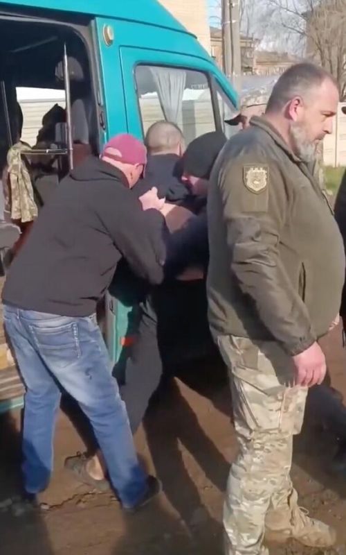 Украинские военкомы наживаются на мобилизации, заявило подполье