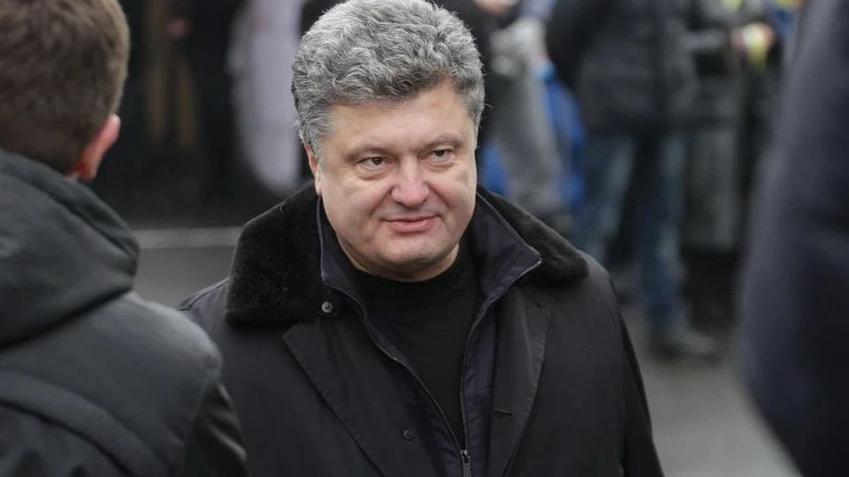 Порошенко* закрыли на Украине: власти не дали скандальному президенту вырваться в ЕС