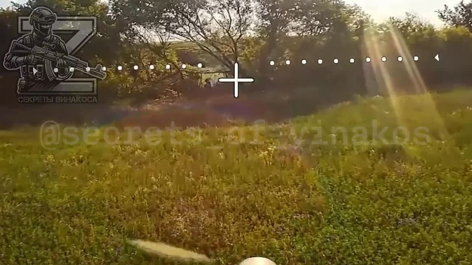 Бойцы ГрВ "Запад" уничтожили очередную вражескую САУ в районе н.п. Богуславка. Прекрасная работа от наших парней! Дальше больше! Победа будет за нами!