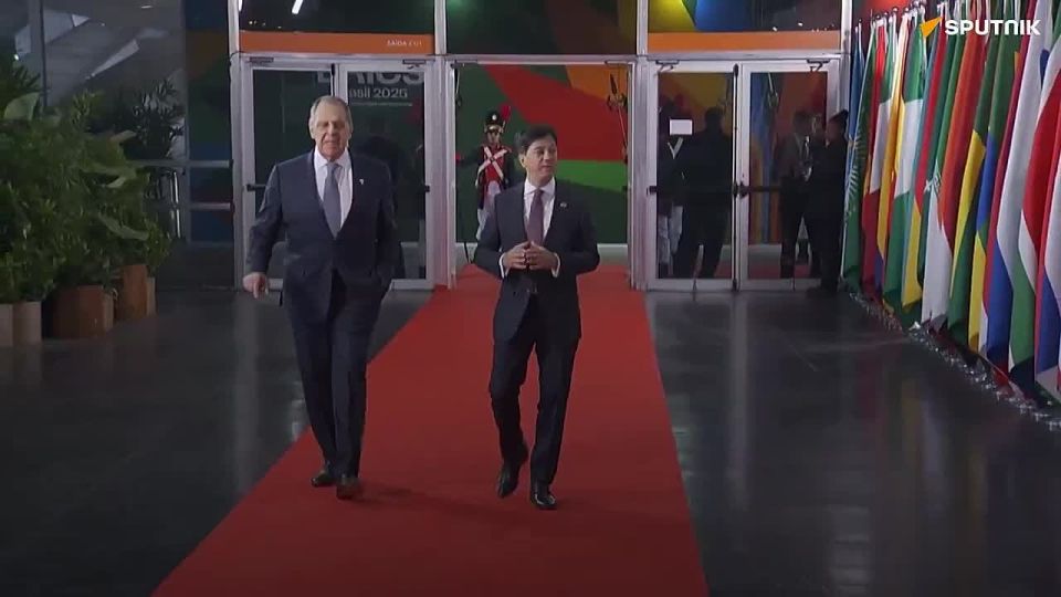 Бразилия призывает к прямому диалогу по Украине на саммите БРИКС