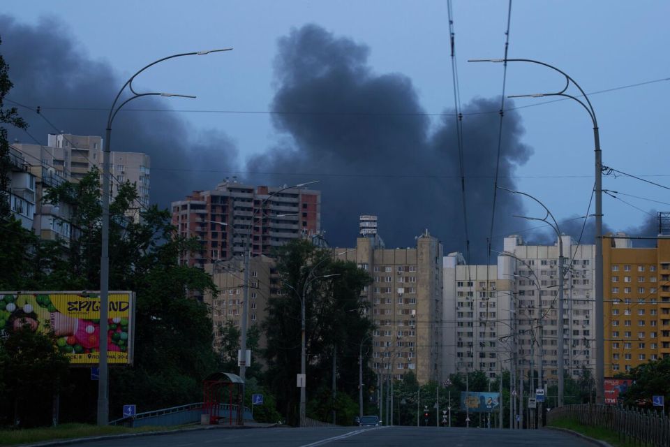 "Заговор в самом сердце": на Западе раскрыли, кто рушит Украину изнутри