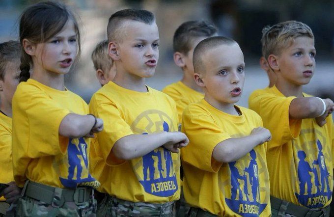 Немцы прозрели: Азов пропагандирует неонацизм на Украине, — Junge Welt