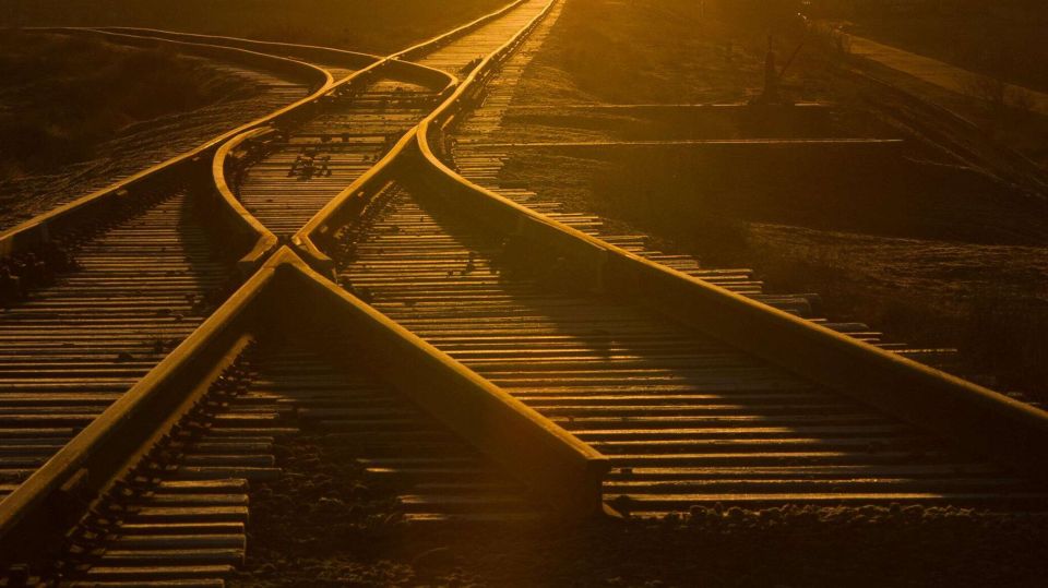 ФСБ задержала четырех подростков за поджоги на железной дороге