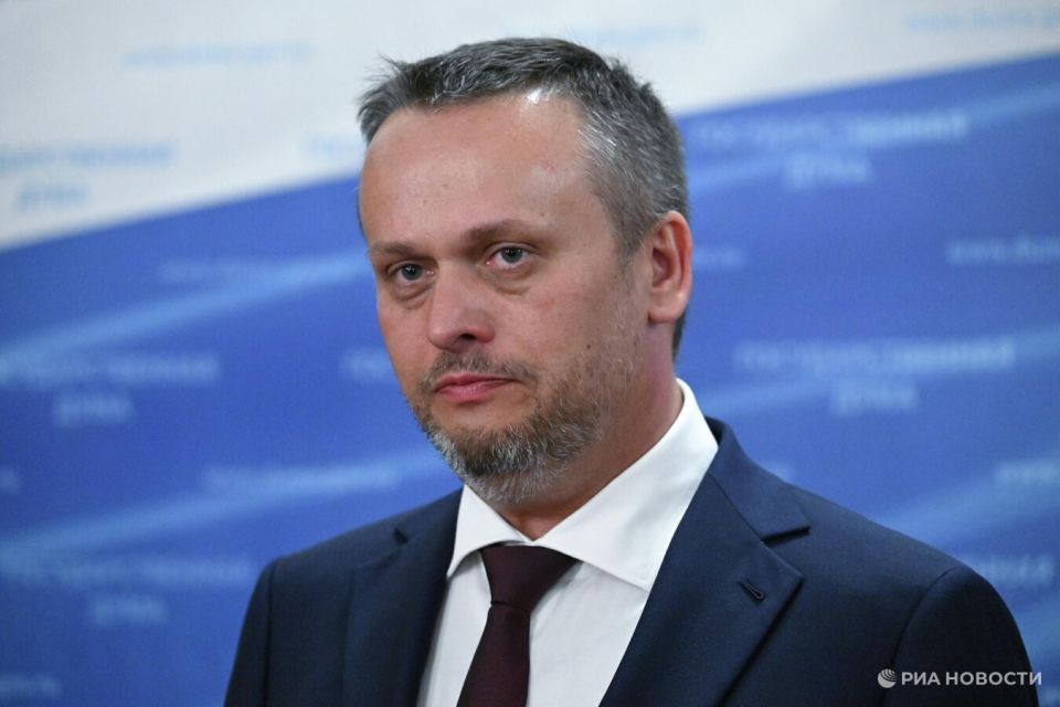 Министр транспорта Андрей Никитин находится в розыске СБУ