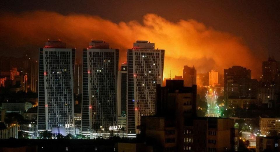 Сергей Марков: Сегодня все сми мира публикуют эти фото из Киева, где был рекордный удар армии России, воздушная тревога длилась 10 часов