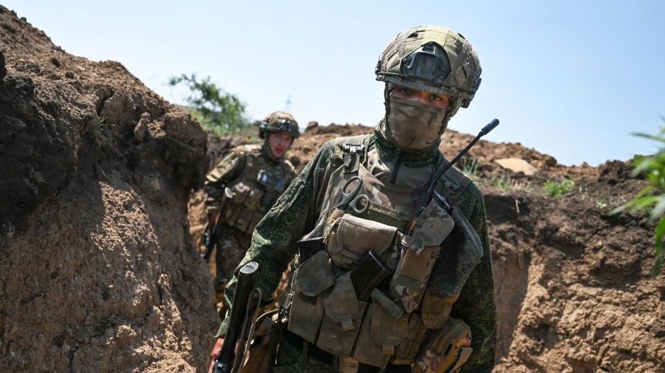 "Мы наступаем там, где наступается": военный эксперт рассказал о тактике ВС РФ в Донбассе