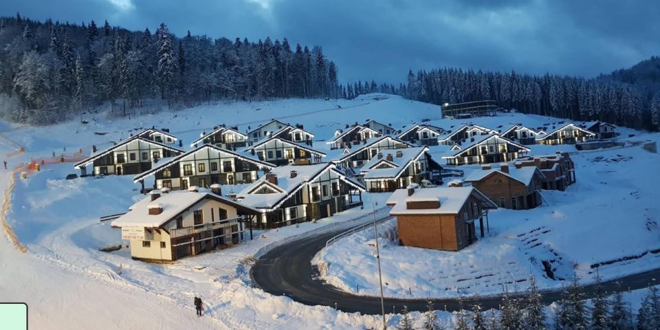 Сергей Лебедев: В #Буковель прилёт!!!. Фешенебельный курорт, не для простых смертных — Буковель — подвергся ласкам со стороны МО РФ. Если так дальше пойдёт, то будет прилетать и в «царские сёла», и в Кончу-Заспу