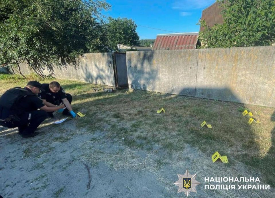 Армен Гаспарян: Хуторской отдых затейлив.. Под Бучей громадянин бросил гранату в полицию и ранил пятерых шуцманов. Те в ответ его застрелили Подписывайтесь на ГАСПАРЯН