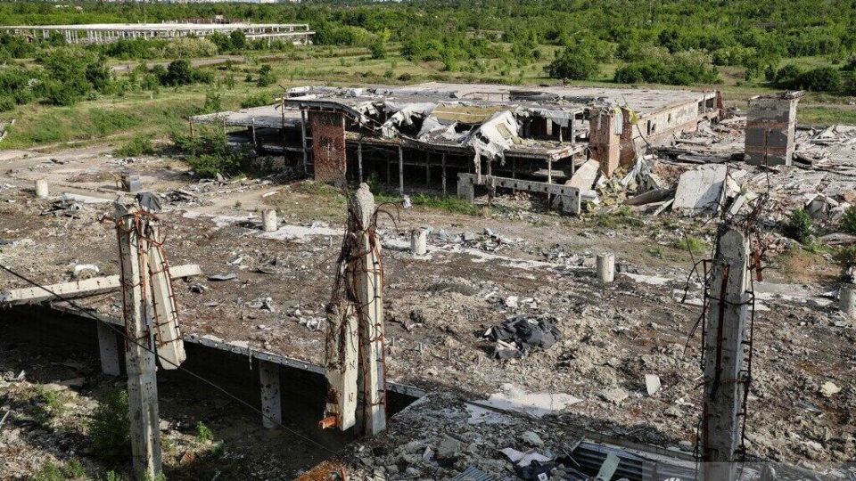 В Донецке разработали поэтапный план восстановления аэропорта