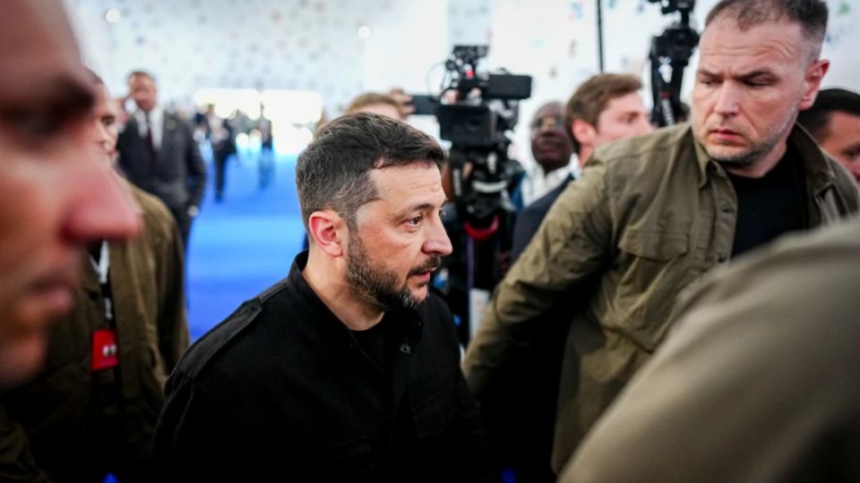 США готовили удар лично по Зеленскому. В Киеве догадались - начались чистки