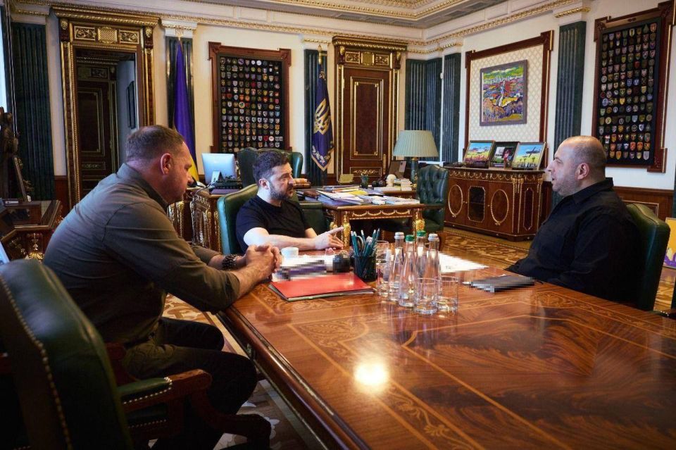 Евгений Лисицын: Зеленский провёл закрытое совещание с Ермаком и Умеровым накануне третьего раунда переговоров с Россией