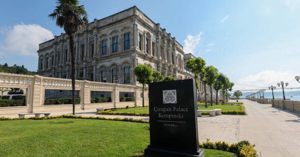 Дворец Чираган готовят к проведению третьего раунда переговоров РФ и Украины