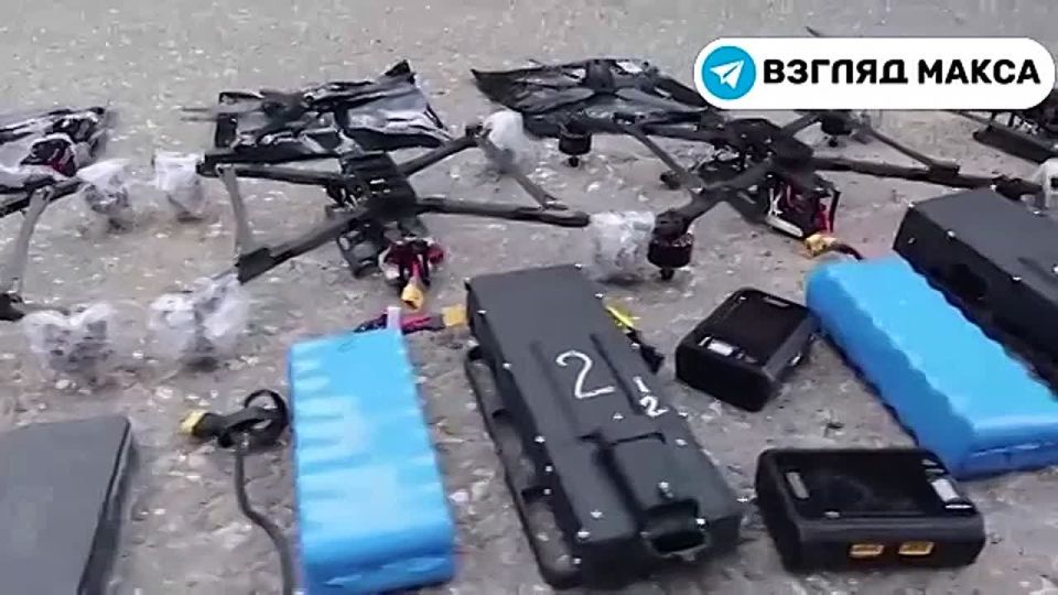 Сотрудники Федеральной службы безопасности Российской Федерации пресекли деятельность агента Службы безопасности Украины (СБУ), который планировал организовать тайник с компонентами беспилотного летательного аппарата (БПЛА)...