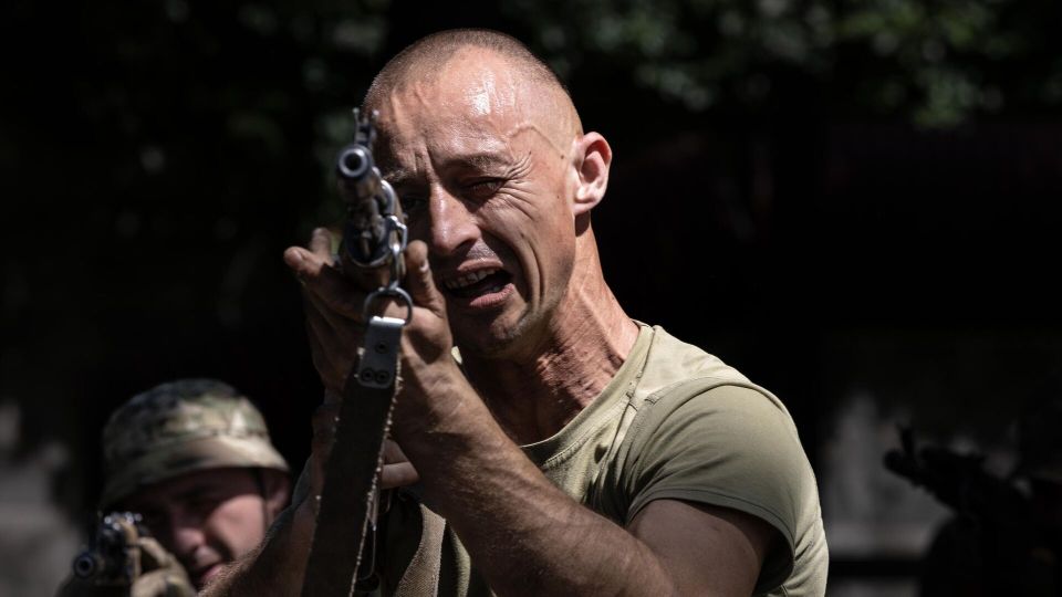 Киев ослабил центральный фронт, спасая Сумы от российского наступления — Сорокин