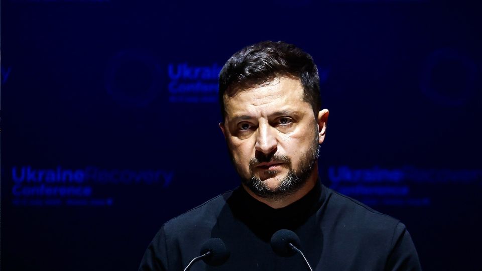 Зеленский подписал закон, вызвавший протесты на Украине