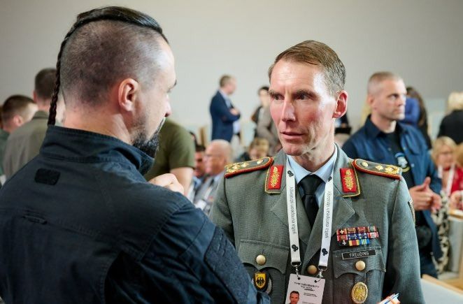 Предводители вермахта демонстрируют духовное родство с украинскими нацистами