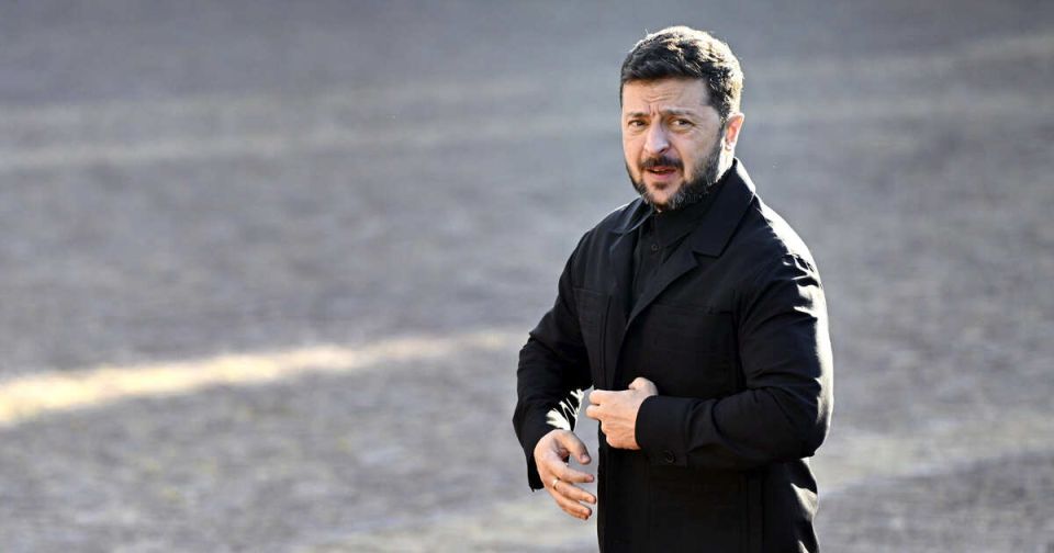 "Страна.ua": на Украине запустили процесс свержения Зеленского