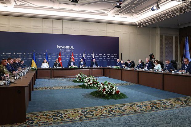 Политолог Безпалько: Ни Россия, ни Украина пока не заинтересованы в перемирии