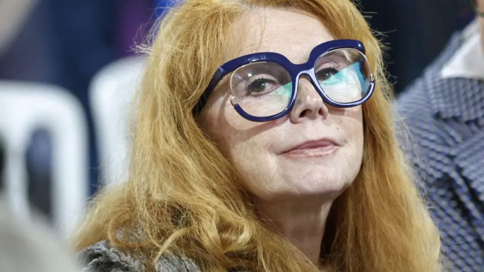 "Я имею право не ездить в Донбасс": Что Клара Новикова сказала об СВО и почему вывесила флаг Украины на концерте?