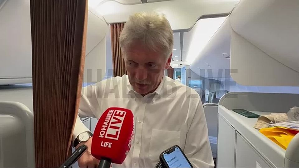 Александр Юнашев: Песков: Украина пытается повозку вперёд лошади поставить