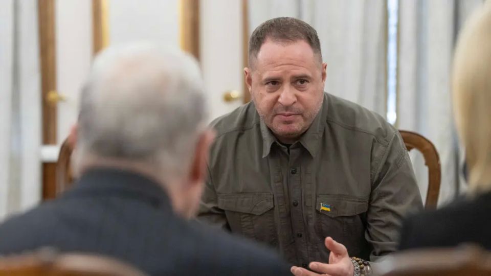 "Серый кардинал" промахнулся. Прощения не будет. Киев вынесет вперёд ногами