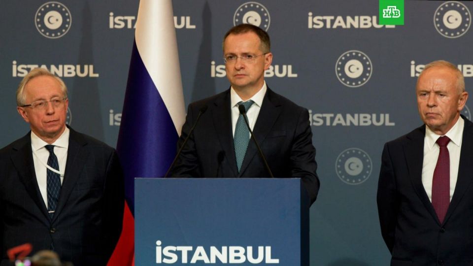 Кремль не ждал прорыва от третьего раунда переговоров с Украиной в Стамбуле, но стоит позитивно оценивать обсуждение гуманитарных тем сторонами, заявил Песков